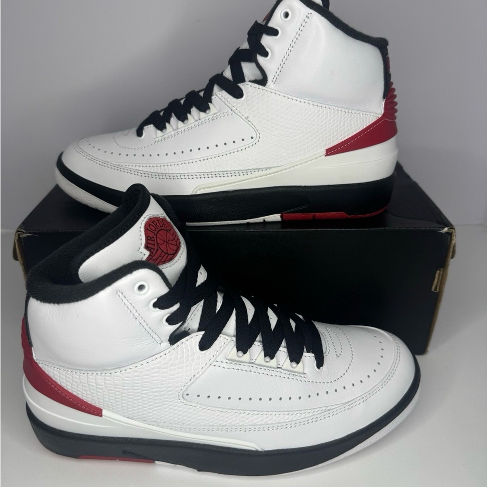 Jordan 2 Retro OG Chicago (GS) – Size 6.5Y – OG Box